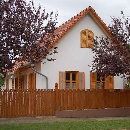 Apartment Balatonbereny 8 Exterior photo