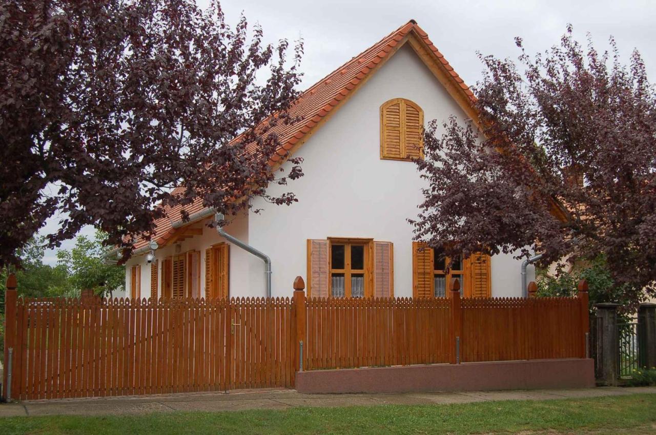 Apartment Balatonbereny 8 Exterior photo